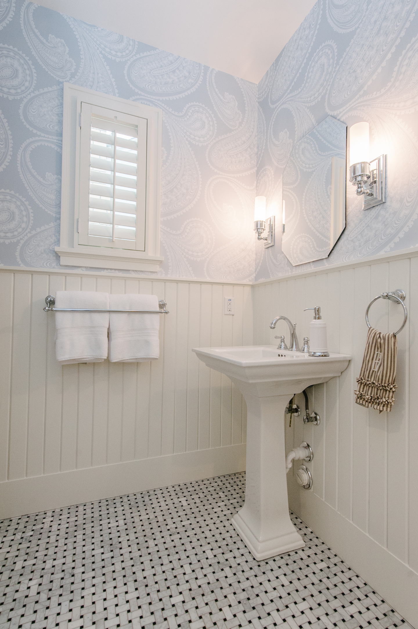 Wallpaper Archives Schroeder Carpet Bathroom Web 5 Copy